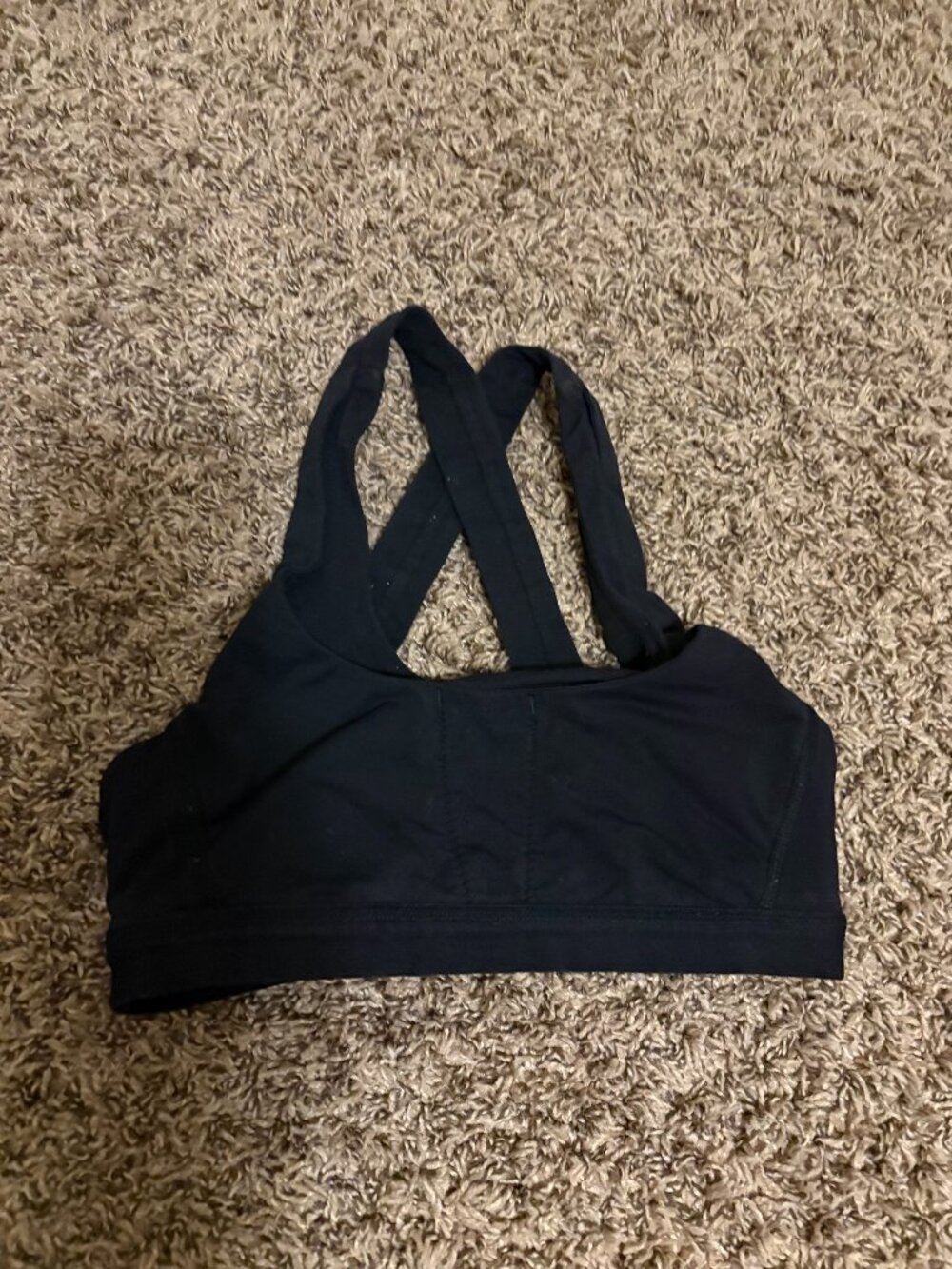 LuLuLemon Run On Sports Bra Black Size 6 Pullover No Pads Criss Cross Back Solid